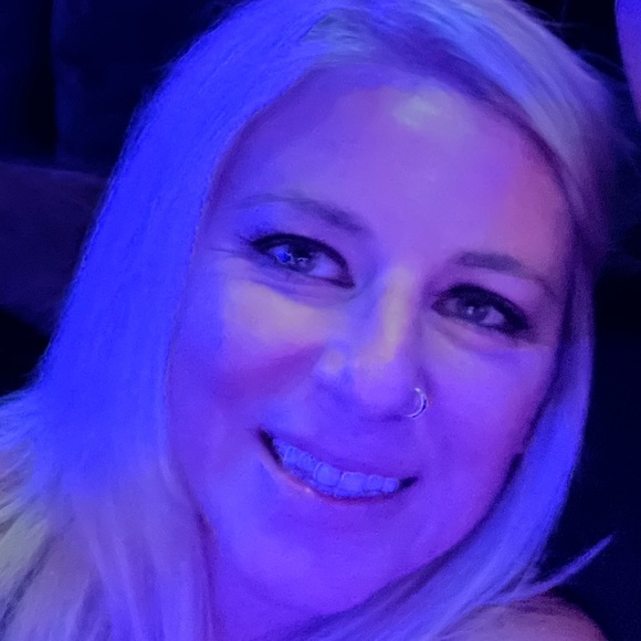 Meet your Posher, Leah - Picture 1 of 1